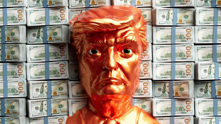 Goldener Trump auf einem Haufen Geld.