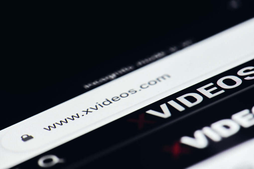 Screenshot zeigt Logo und URL von XVideos
