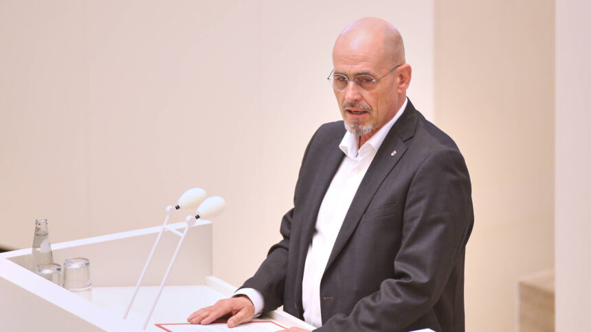 Porträt von Niels-Olaf Lüders