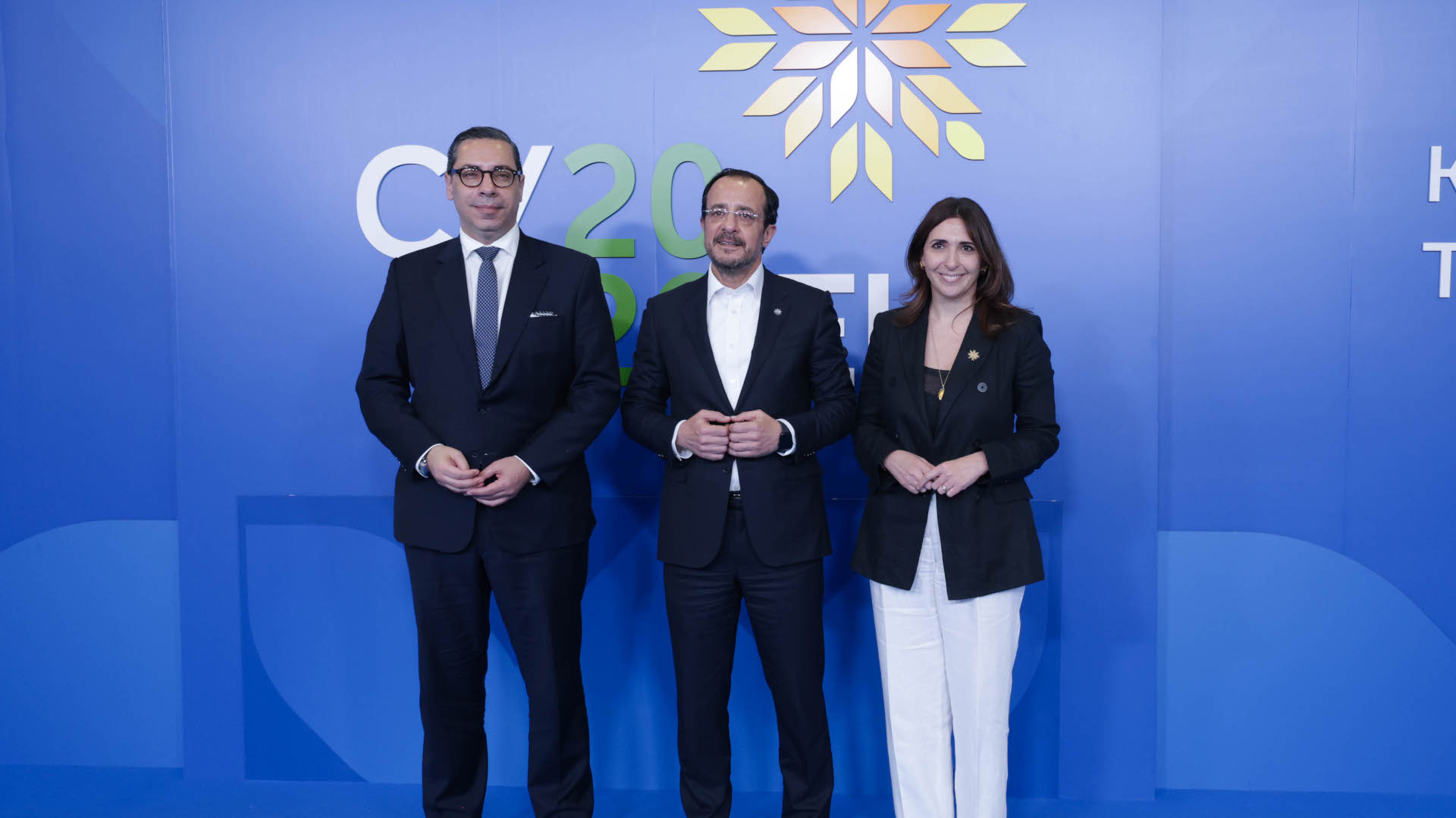 Außenminister Constantinos Kombos, Präsident Nikos Christodoulidis, stv. Europa-Ministerin Marilena Raouna.