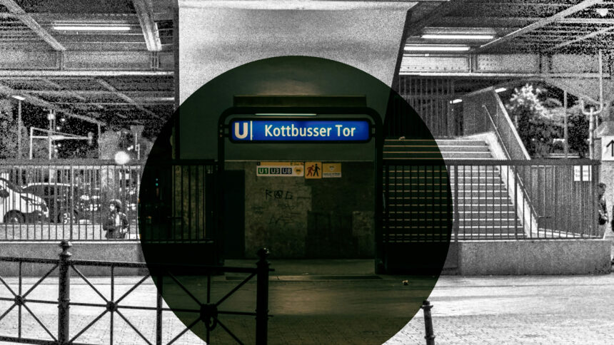 Ein Bild vom U-Bahneingang Kottbusser Tor in Berlin