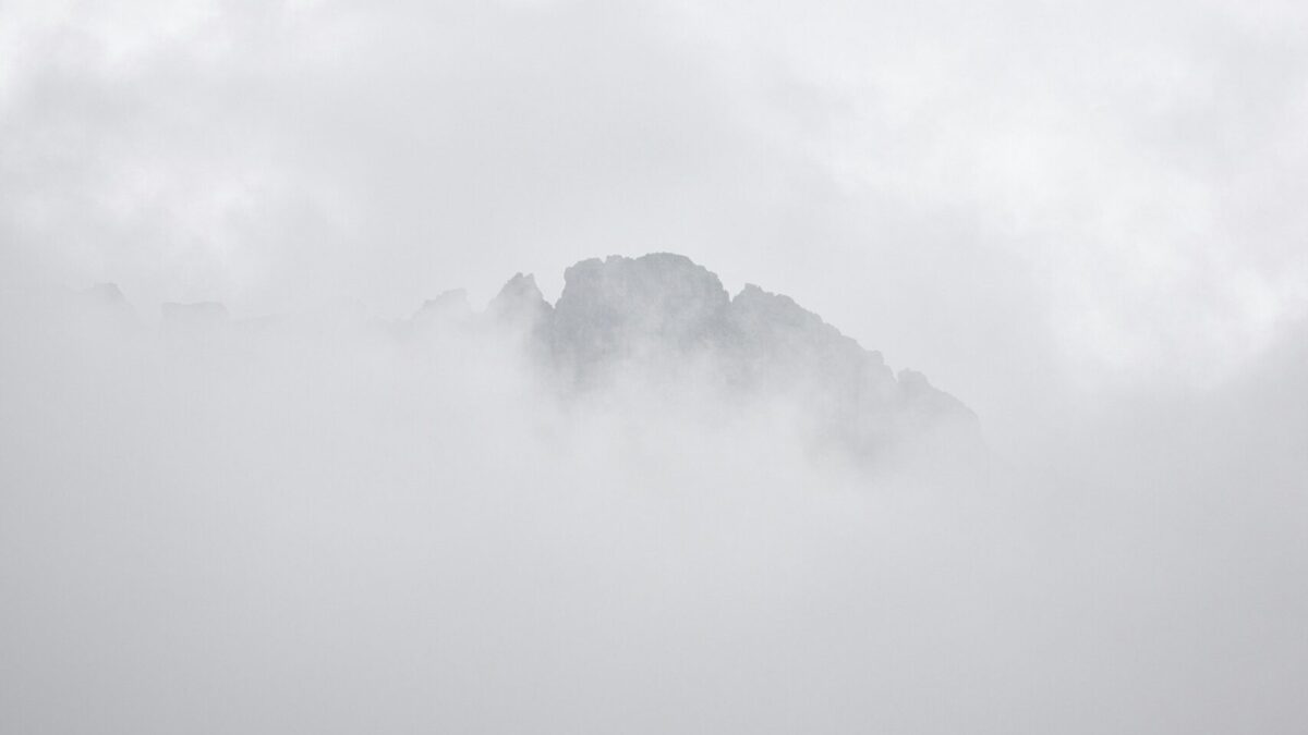 Berg im Nebel