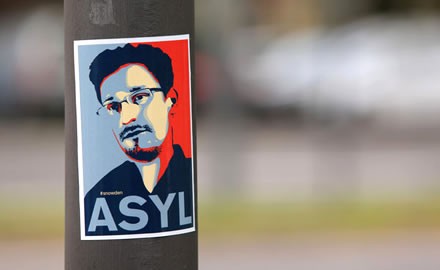 440x270-asyl-snowden-aufkleber___440x