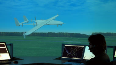 Simulation des DLR vor dem Flug einer "Heron" im spanischen zivilen Luftraum