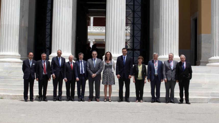 Wer würde diesen Leuten den EU-US-Datenschutz in die Hände legen? "Familienfoto" des "EU-US-Ministertreffens" in Athen.
