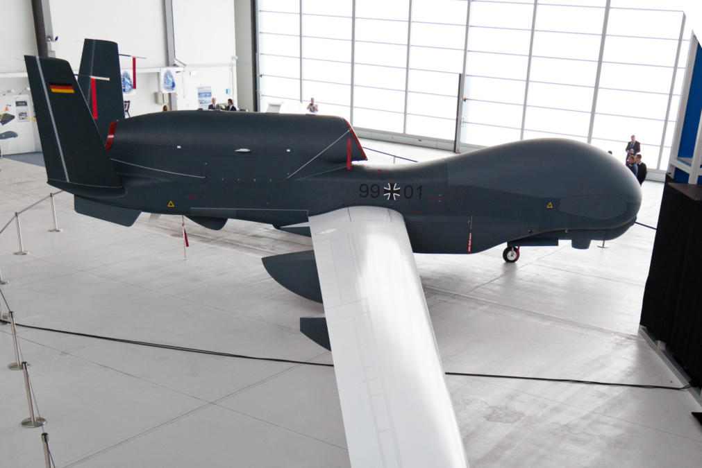 Die wegen fehlender Zulassung gegroundete Euro-Hawk-Drohne der Bundeswehr in Manching. (Bild: Maximilian Schönherr/CC-BY-SA-3.0)