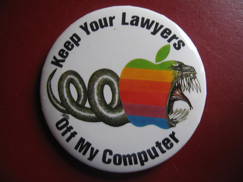 Button "Apple, keep your lawyers off my computer"