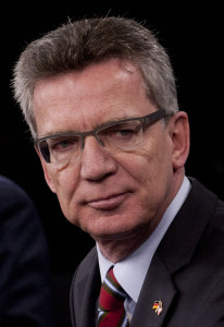 Thomas de Maizière. Foto: MC1 Chad J. McNeeley Lizenz: CC BY 2.0.