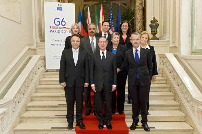 Das "Familienfoto" der "G6+1" in Paris. (Bild: BMI)