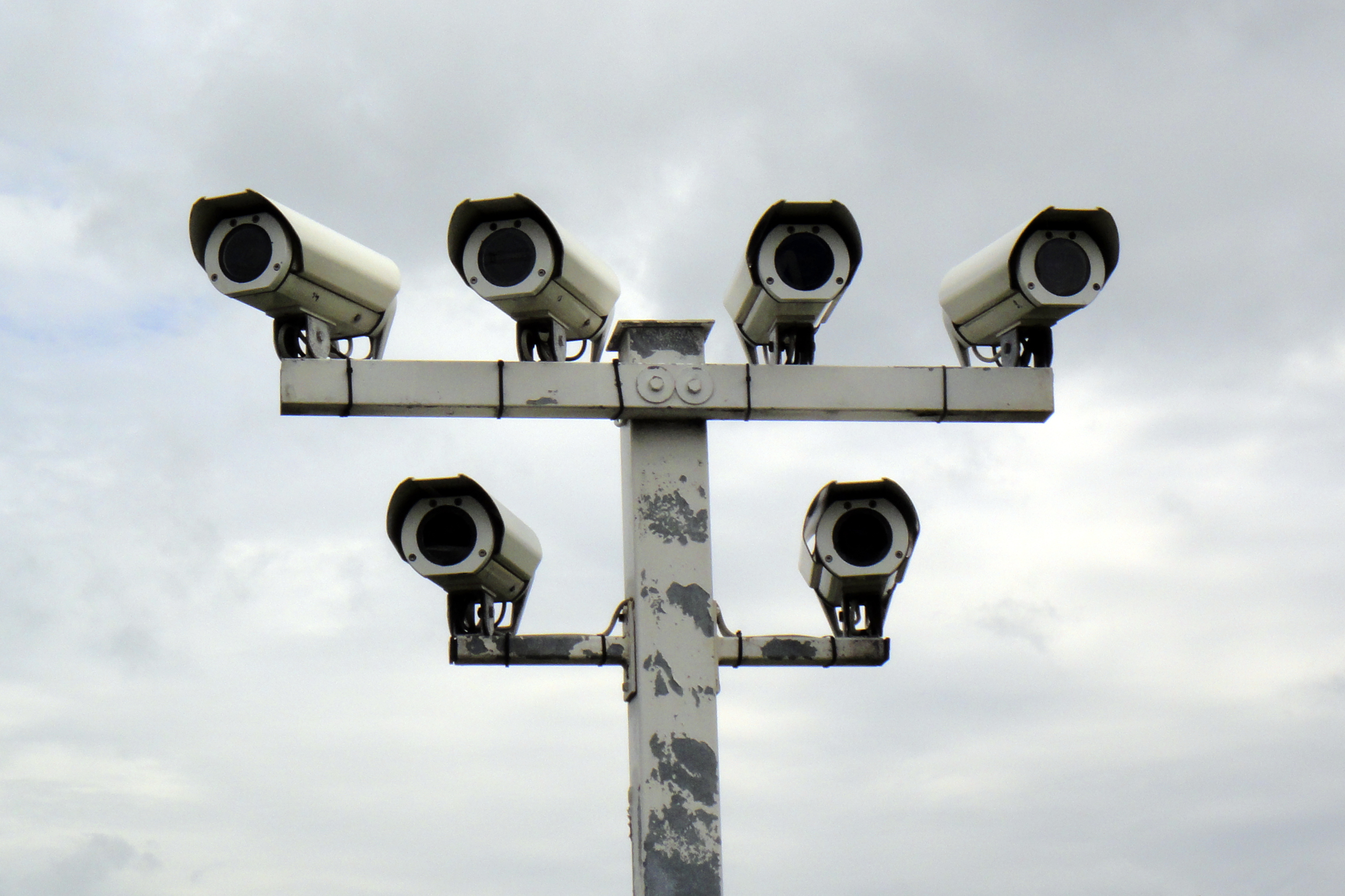 Die USA bauen die Überwachung des öffentlichen Raums "massiv" mit Hilfe von Kameras und Mikrofonen aus. Quelle: Wikipedia, Lizenz: CC BY 3.0